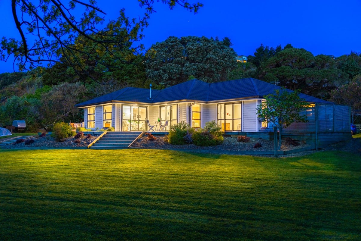 124B Main Road South, Raumati Beach, Paraparaumu - Carousel 1