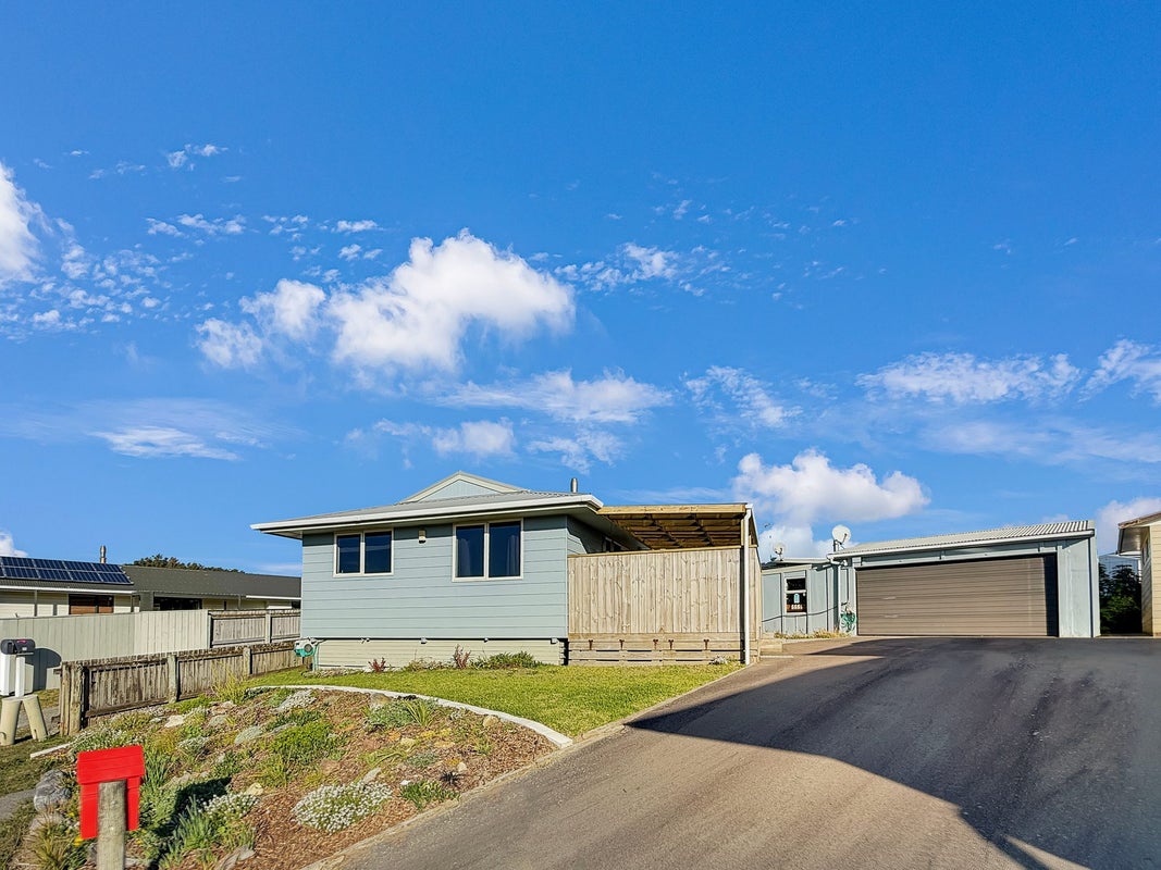 23 Matakane Street, Waitarere Beach, Levin - Carousel 16