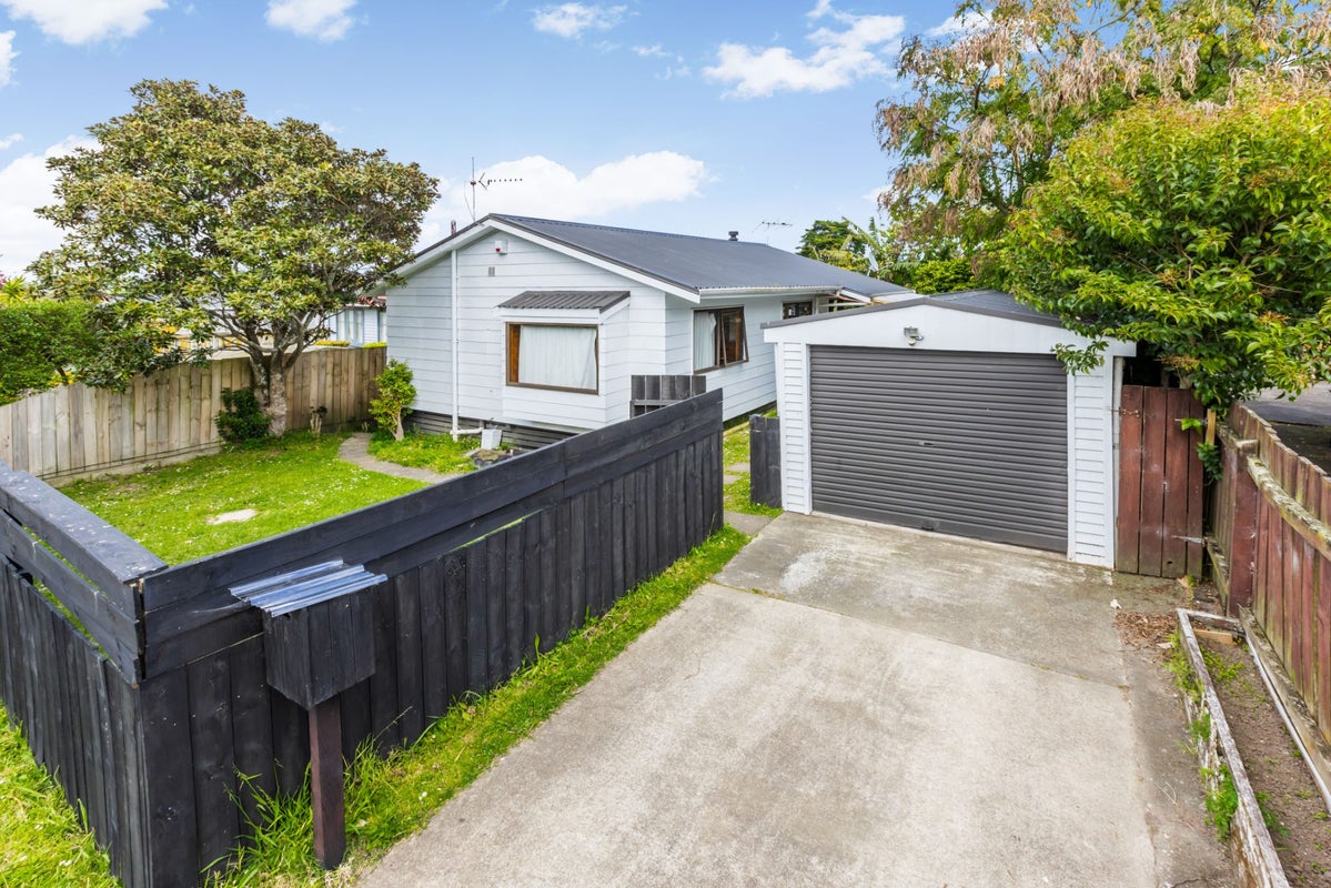 2/41 Alfriston Road, Manurewa East, Auckland - Carousel 1