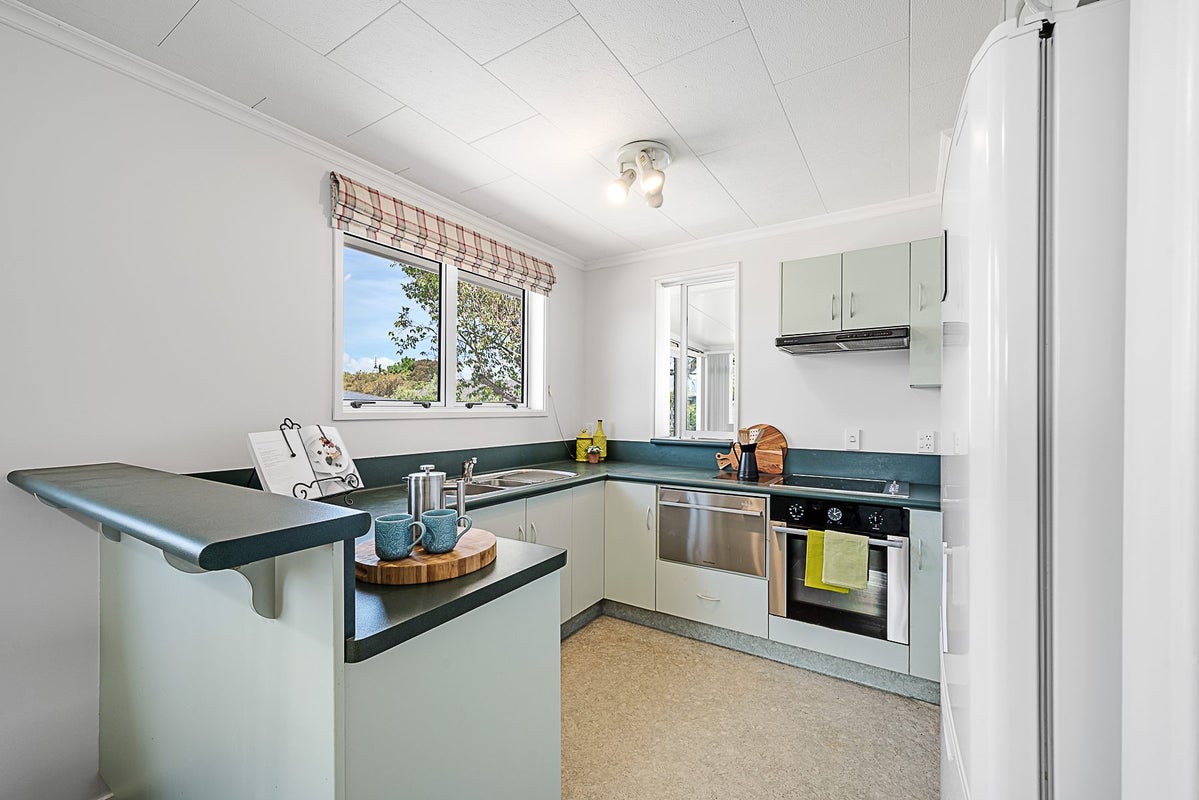 2 Ruthken Crescent, Springlands, Blenheim - Carousel 2