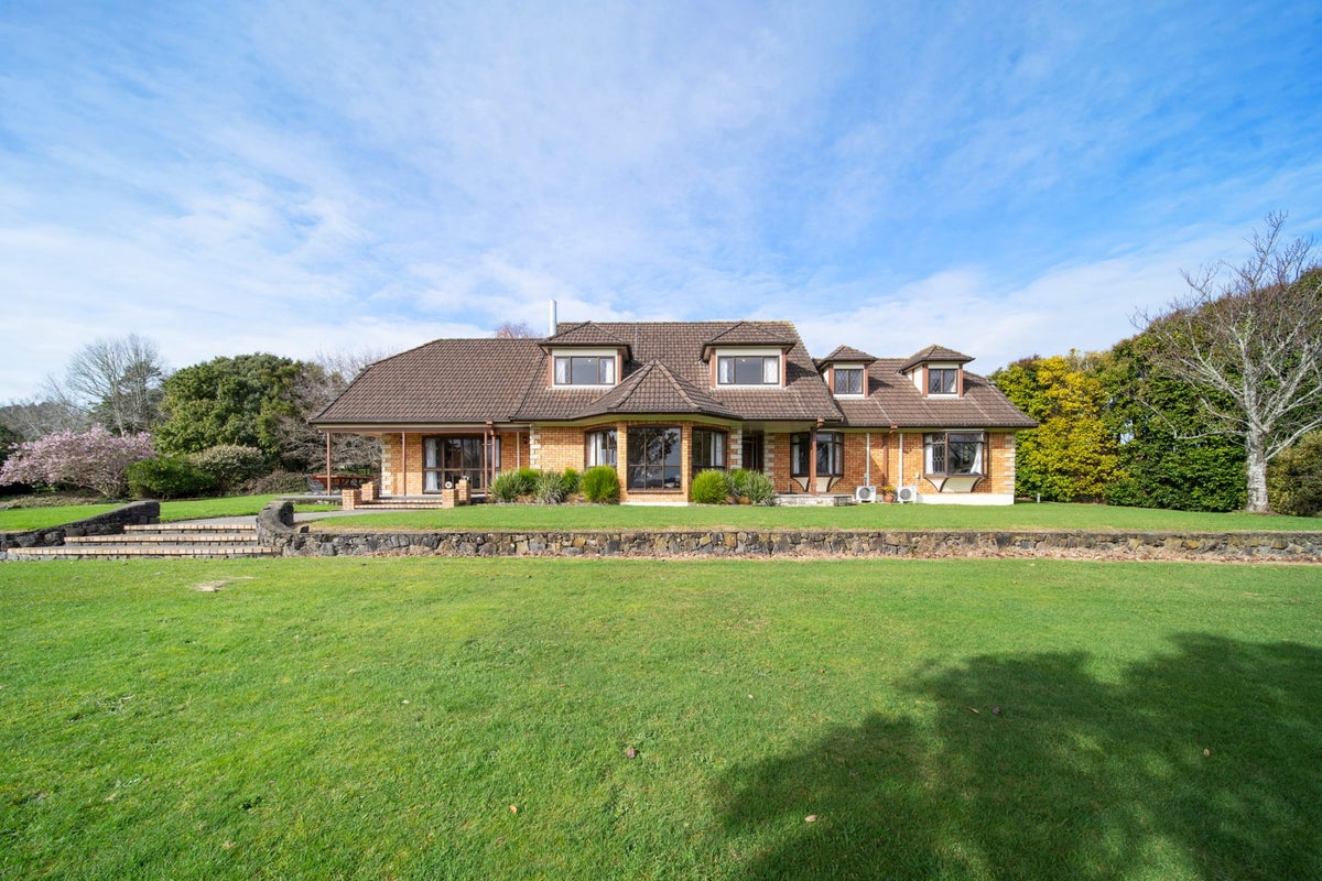 11 Patea Place, Papakura, Papakura - Carousel 1