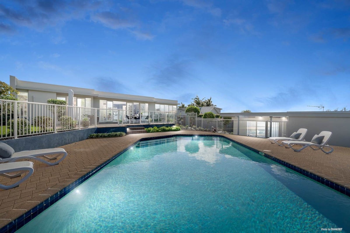 34 CAITHNESS PL, Farm Cove, Auckland - Carousel 1