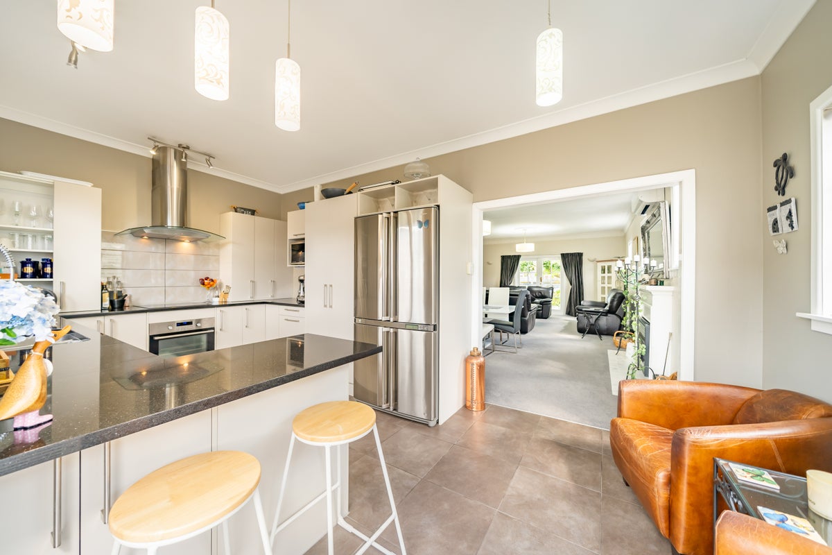 7 Leighton Avenue, Waiwhetu, Lower Hutt - Carousel 2