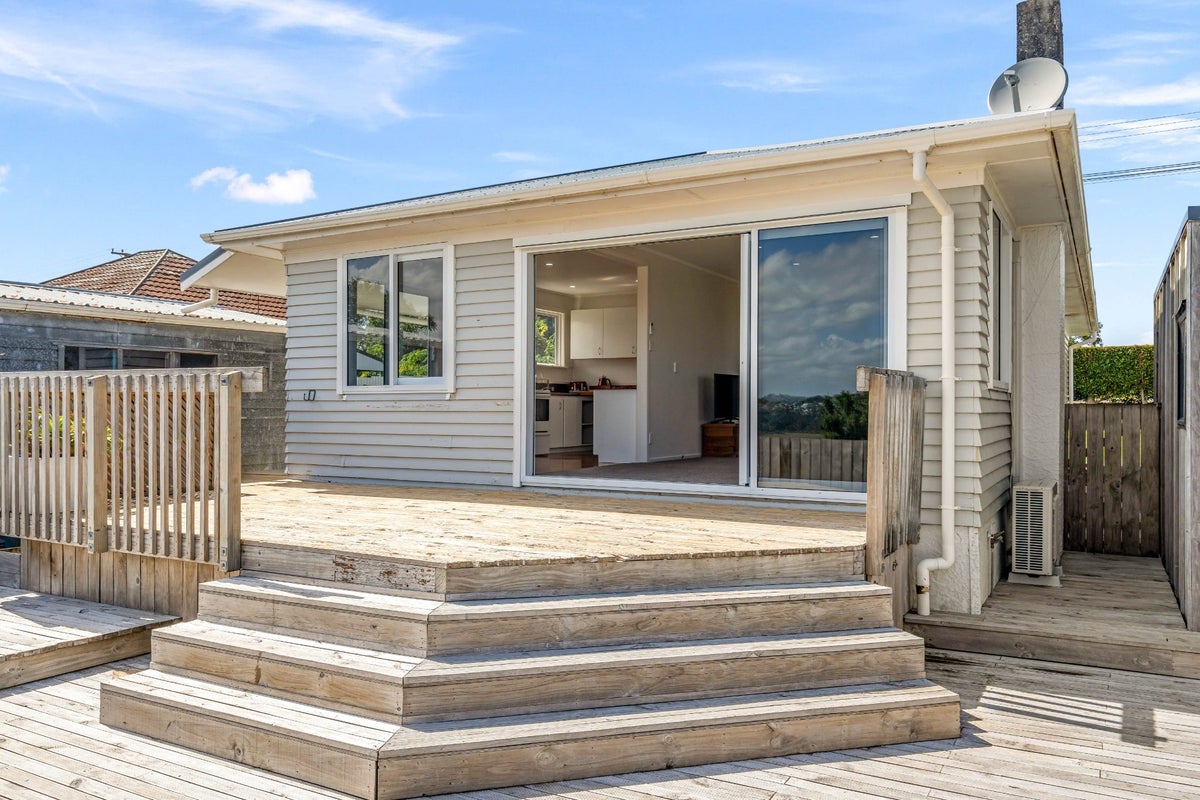 52 Handforth Street, Onerahi, Whangarei - Carousel 2