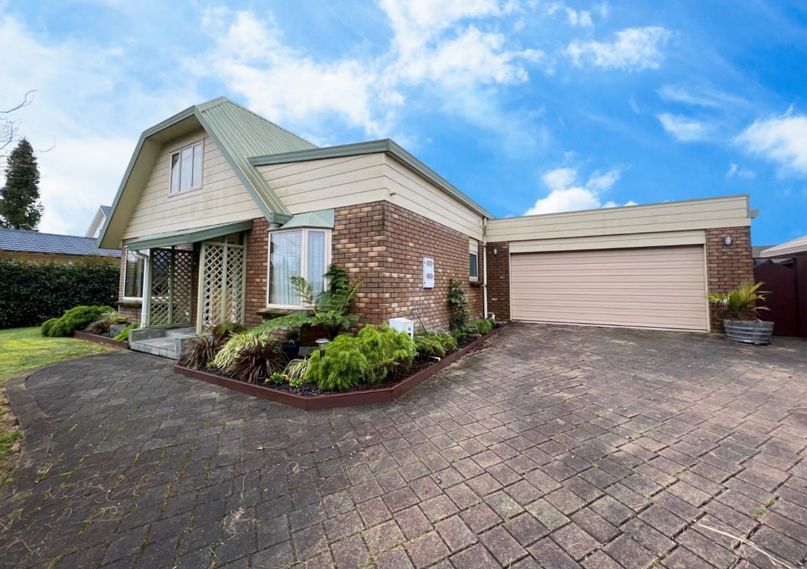 13 Hastings Place, Hamilton Lake, Hamilton - Carousel 19