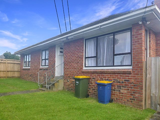 614 Te Atatu Road, Te Atatu Peninsula, Auckland - Carousel 1