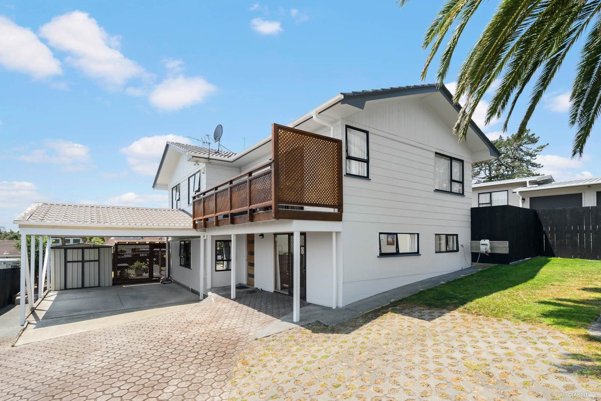 12 Glenshee Place, Highland Park, Auckland - Carousel 2