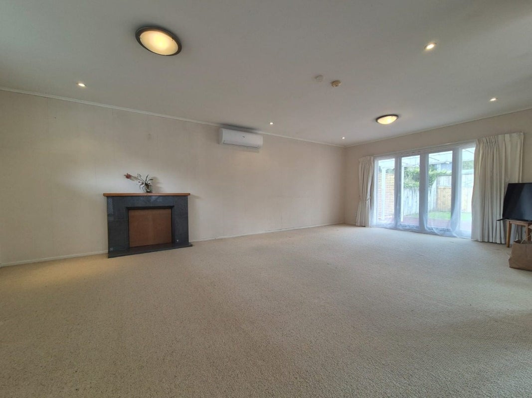 16 Sylvia Road, Hillcrest, Auckland - Carousel 2