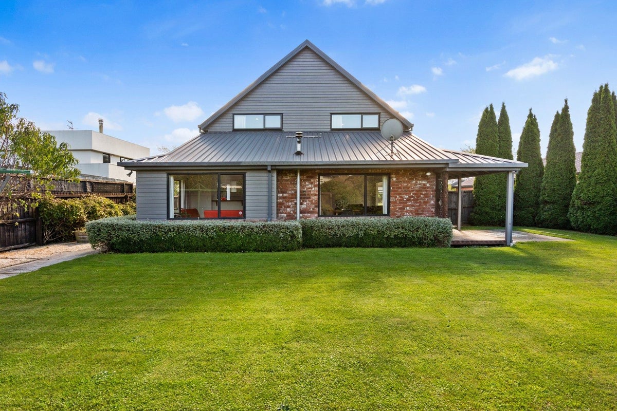 15 Westlake Drive, Halswell, Christchurch - Carousel 1
