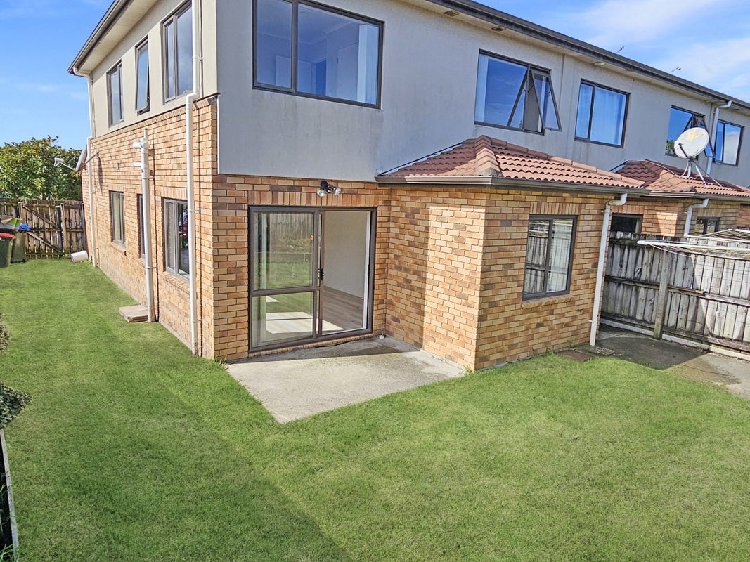 98D Naylors Drive, Mangere, Auckland - Carousel 2