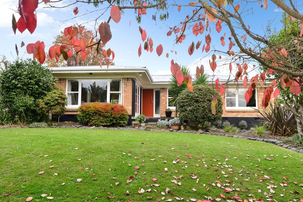 80 Flynn Road, Hillcrest, Hamilton - Carousel 1