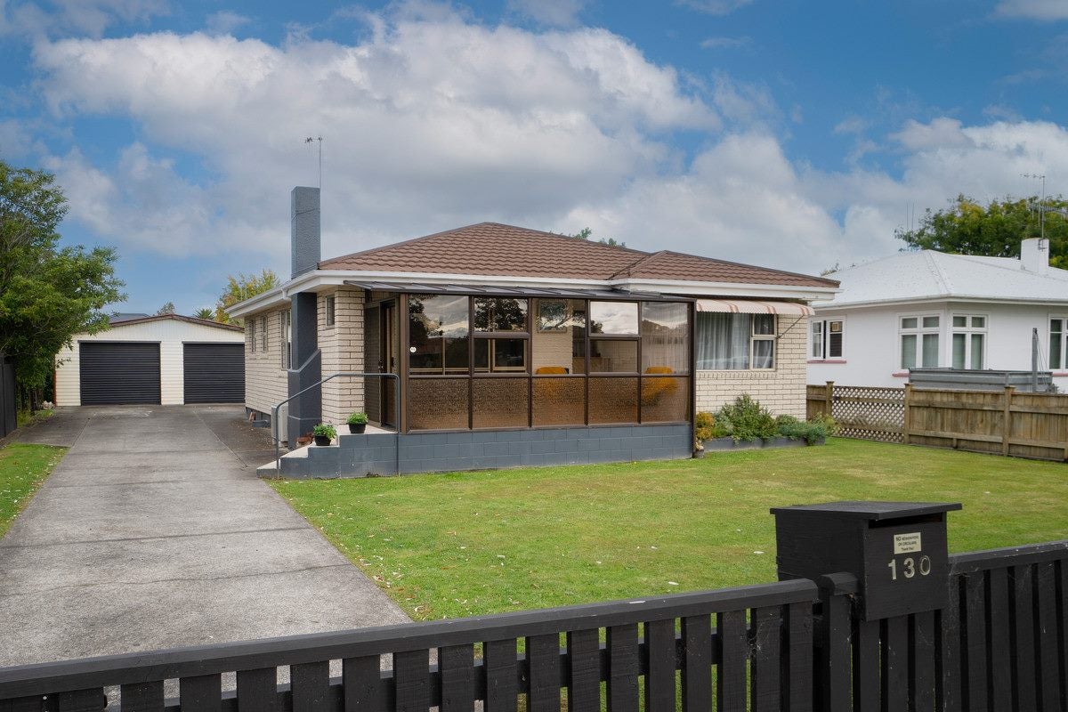 130 College Street, Awapuni, Palmerston North - Carousel 24