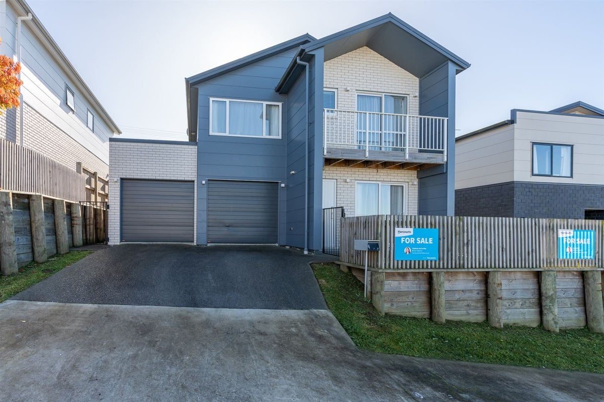 4 Retallick Place, Flagstaff, Hamilton - Carousel 1