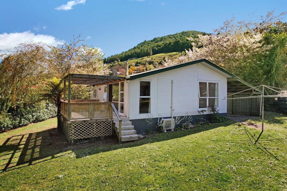 3 Russell Crescent, Western Heights, Rotorua - Carousel 2