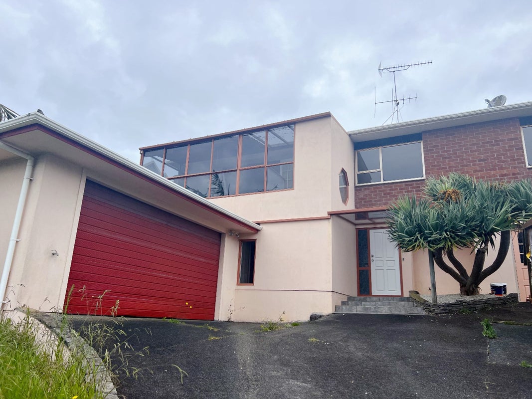 15 Oaktree Avenue, Browns Bay, Auckland - Carousel 1