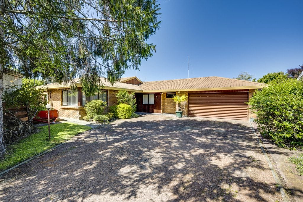 32 Kotuku Place, Taradale, Napier - Carousel 1