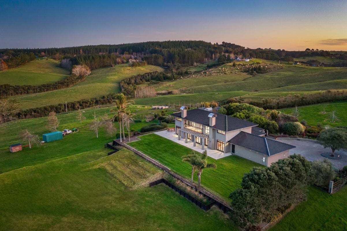 141 Valley Road, Kaukapakapa - Carousel 1