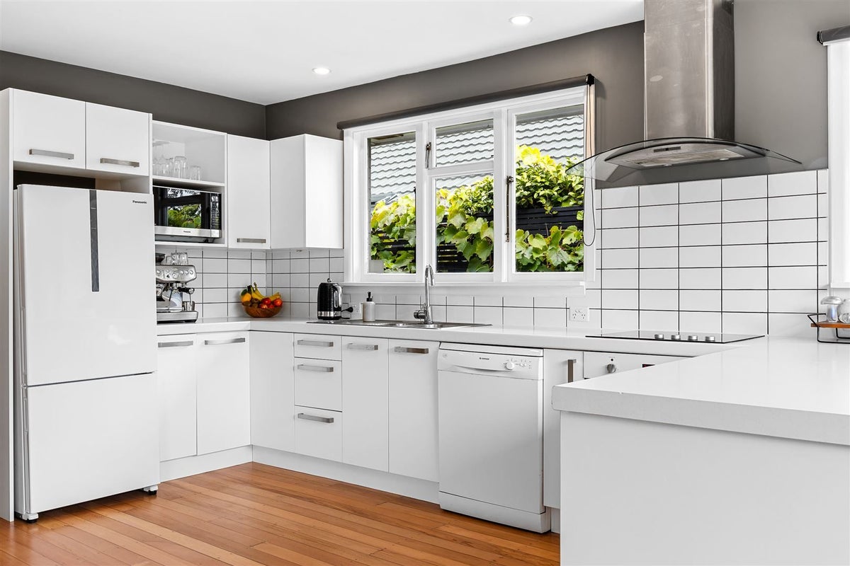 52 Bourne Crescent, Papanui, Christchurch - Carousel 2
