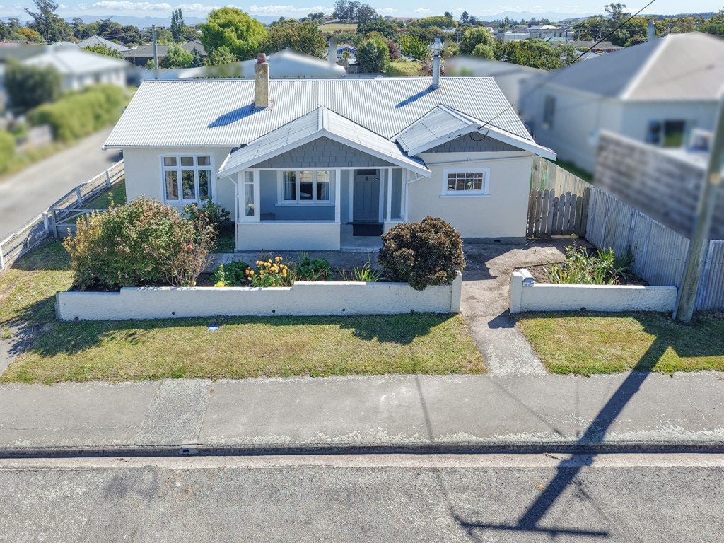 24 Lune Street, South Hill, Oamaru - Carousel 1