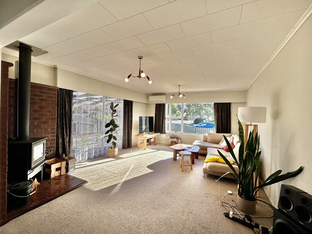 24 Kent Terrace, Taradale, Napier - Carousel 2