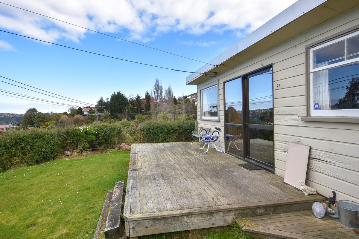 29 Kauri Street, Ravensbourne, Dunedin - Carousel 1