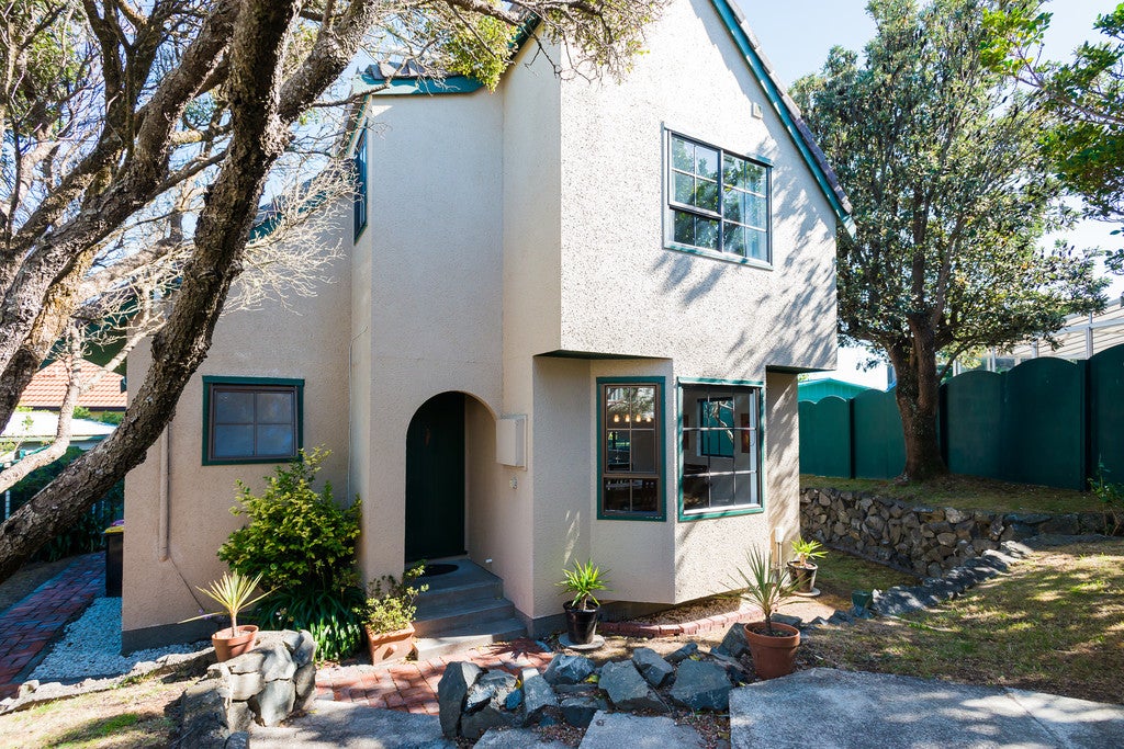 6 Bayou Lane, Churton Park, Wellington - Carousel 2