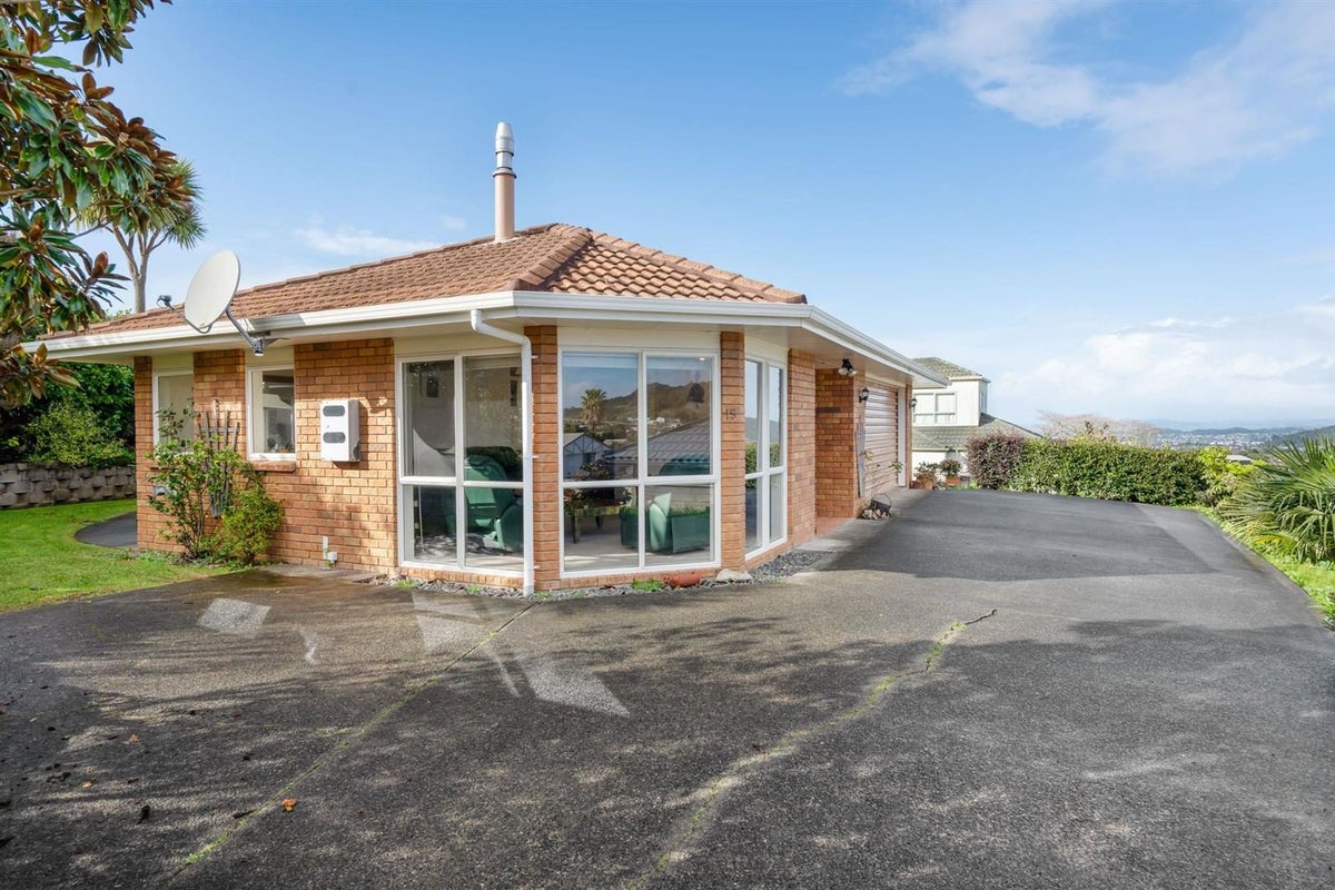 19 Ridgeway Drive, Kamo, Whangarei - Carousel 1