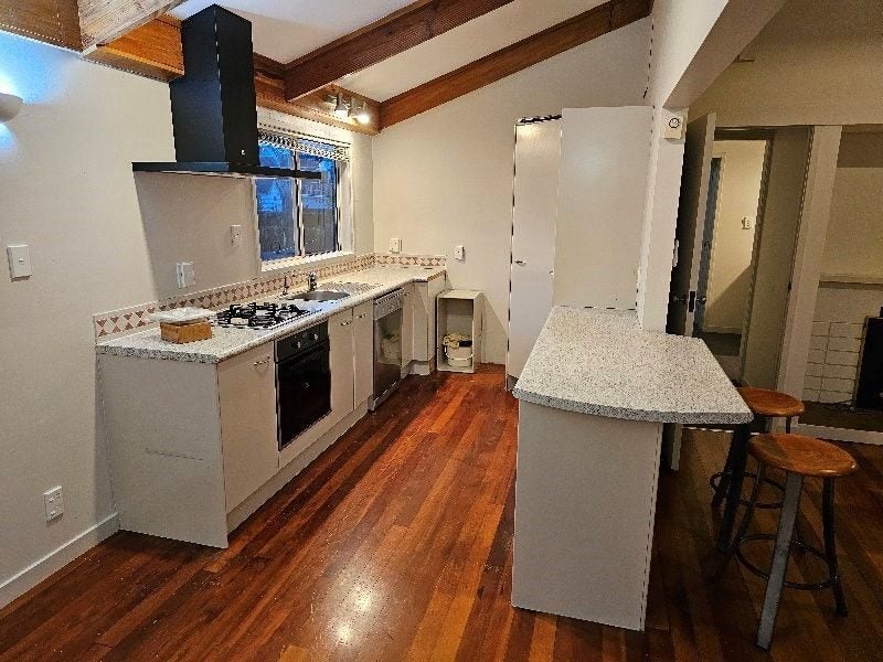 1/2 Seaview Road, Milford, Auckland - Carousel 2