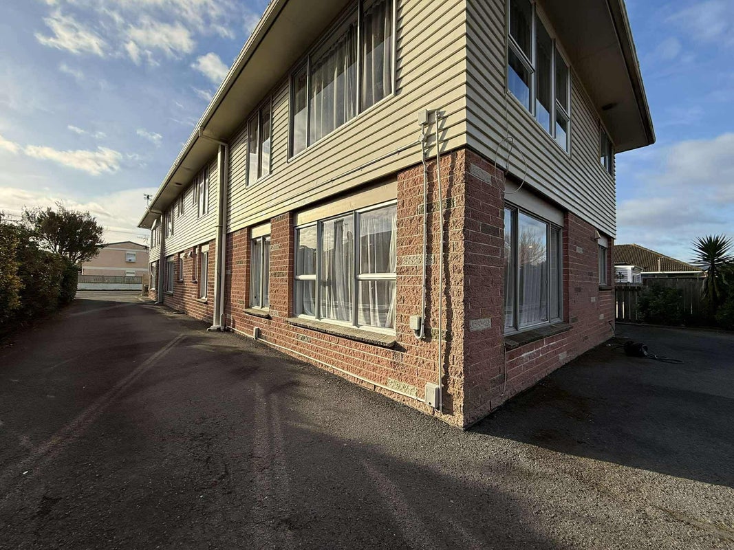 3/15 Tama ST, Alicetown, Lower Hutt - Carousel 1