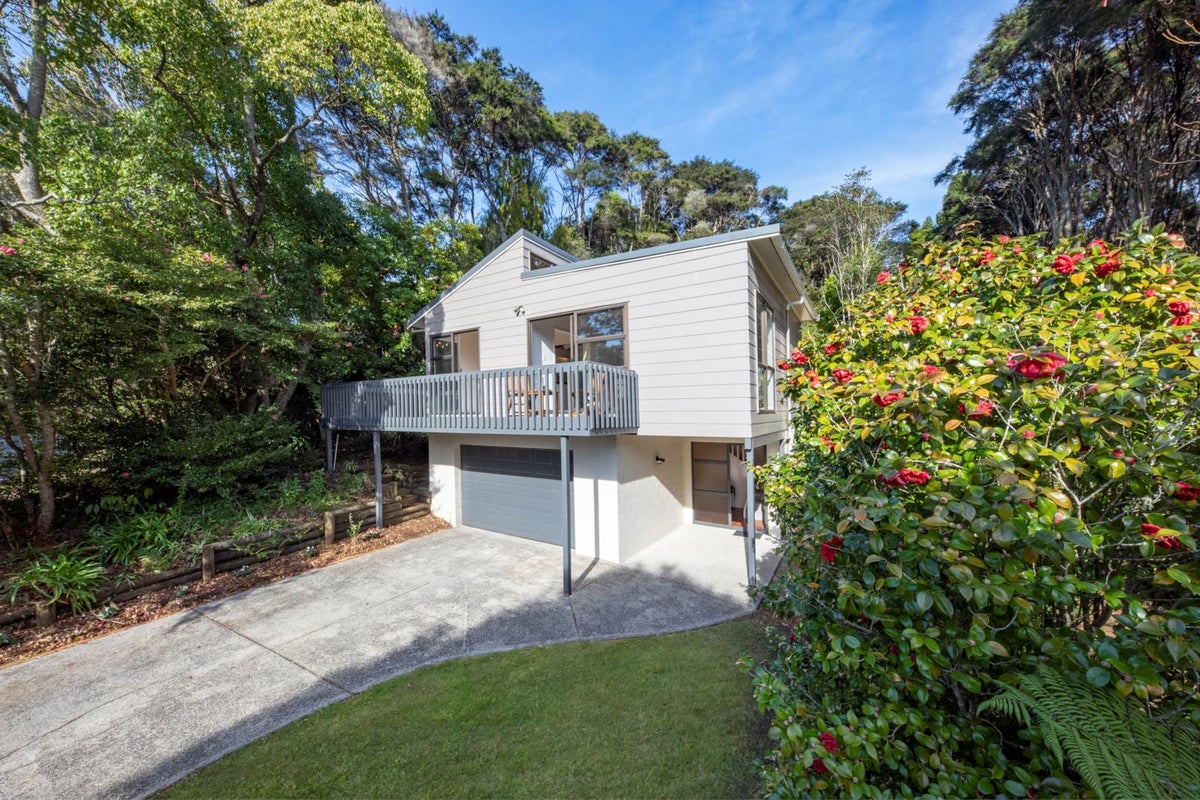 43 Wirihana Road, Titirangi, Auckland - Carousel 2