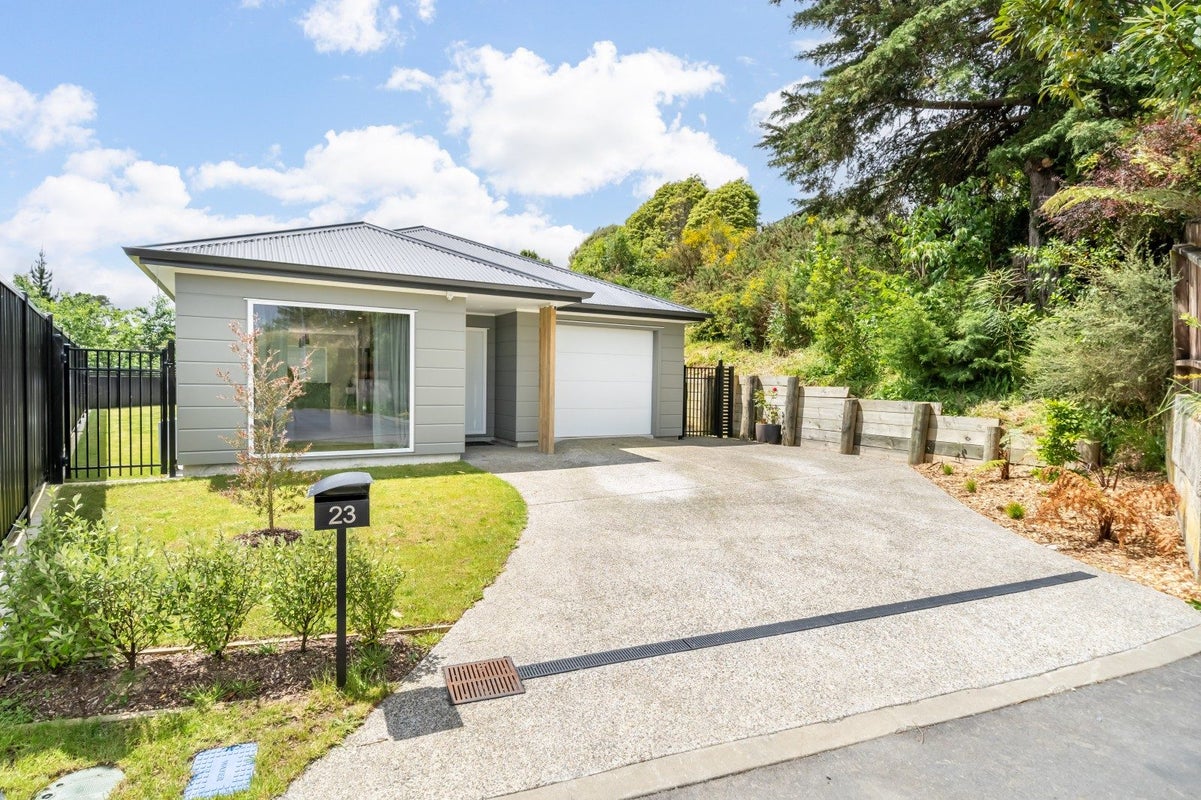 23 Thornbury Lane, Timberlea, Upper Hutt - Carousel 1