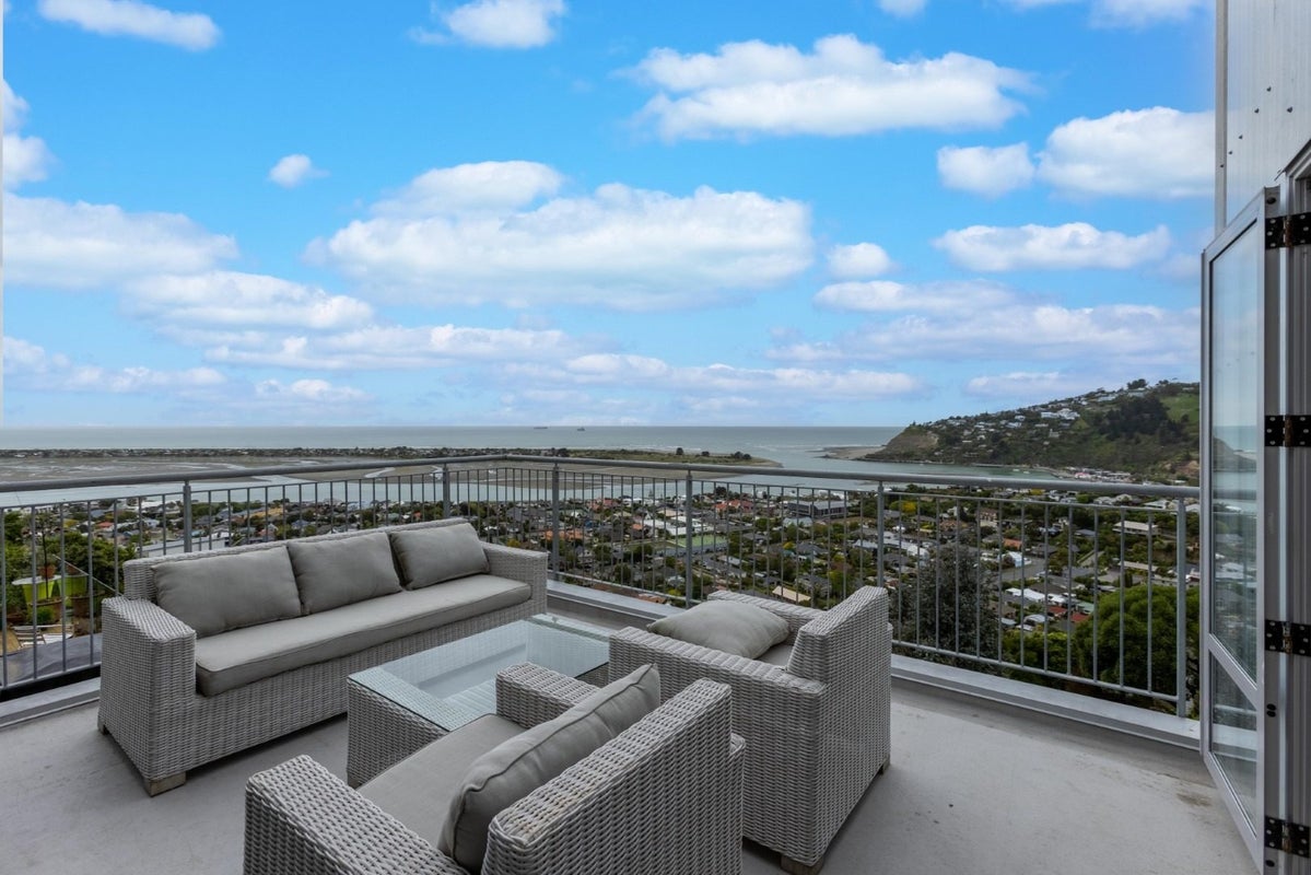 16 Glendevere Terrace, Redcliffs, Christchurch - Carousel 1