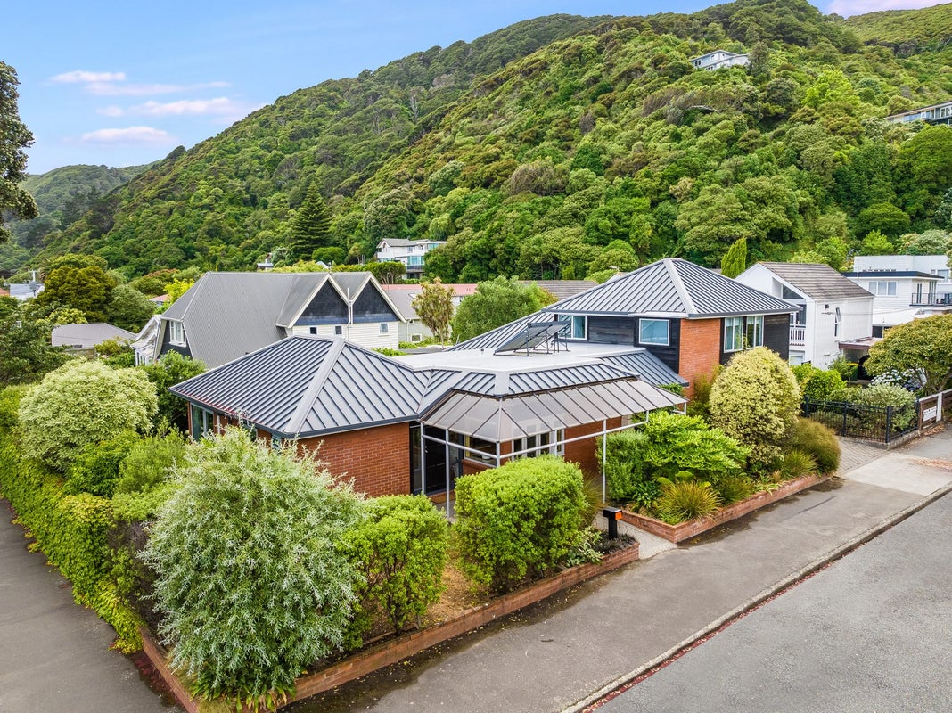 383 Muritai Road, Eastbourne, Lower Hutt - Carousel 1