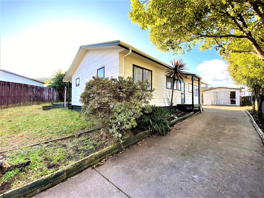 34 Ruby Place, Pukehangi, Rotorua - Carousel 1