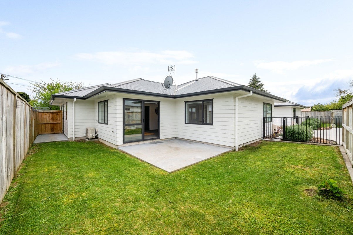 3/74 Claude Street, Fairfield, Hamilton, Waikato - Carousel 1