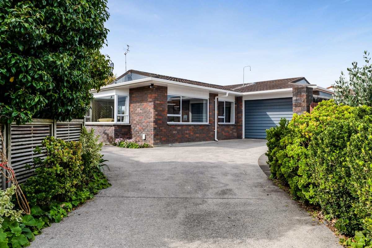 21A Sanders Avenue, Westown, New Plymouth - Carousel 2