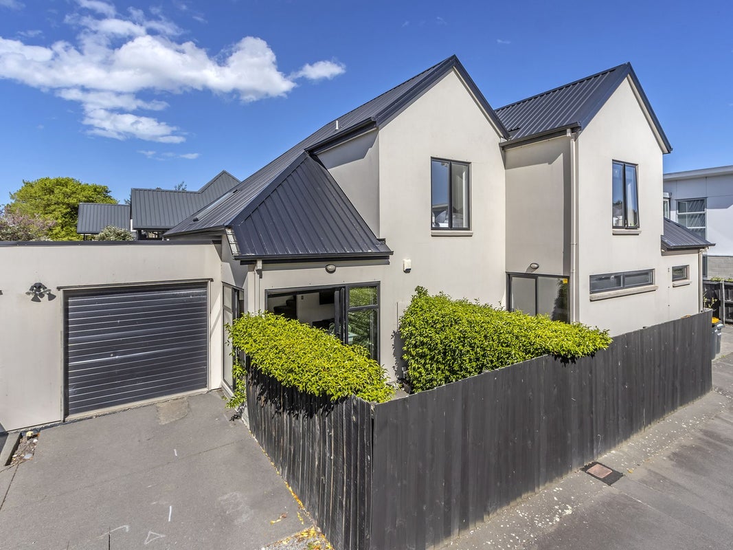 32B Eversleigh Street, St Albans, Christchurch - Carousel 1