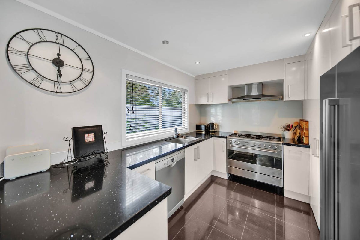 79 Beach Rd, Papakura, Papakura - Carousel 2