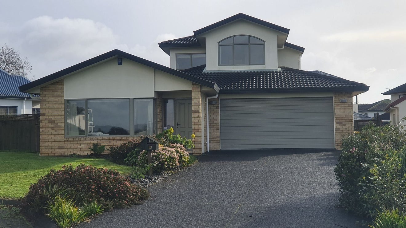 10 Longbush Road, Te Atatu Peninsula, Auckland - Carousel 1