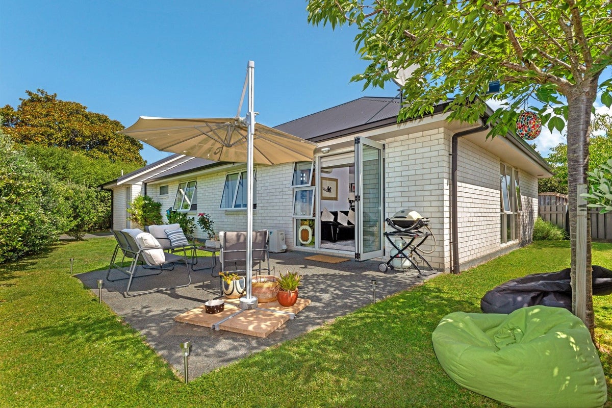 15A Silverstone Place, Lytton West, Gisborne - Carousel 1