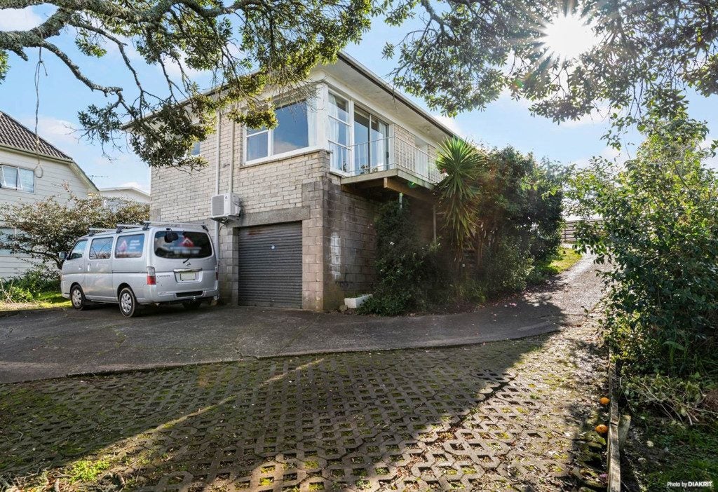 2/31 Marcel Place, Glenfield, Auckland - Carousel 1