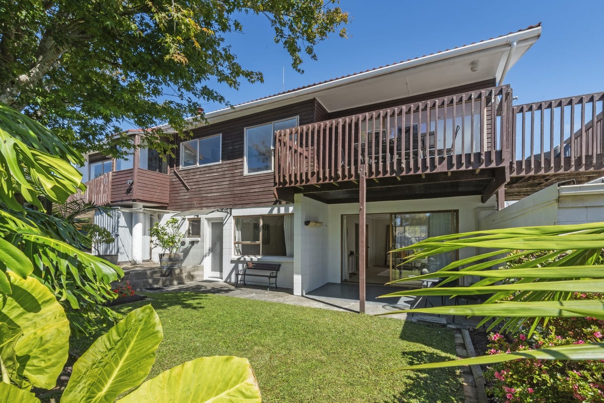 2/10 Ridge Road, Waiake, Auckland - Carousel 1