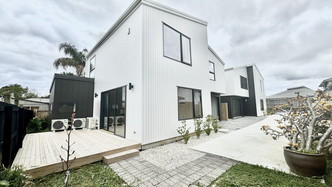 12C Liddell Street, Hillcrest, Auckland - Carousel 2