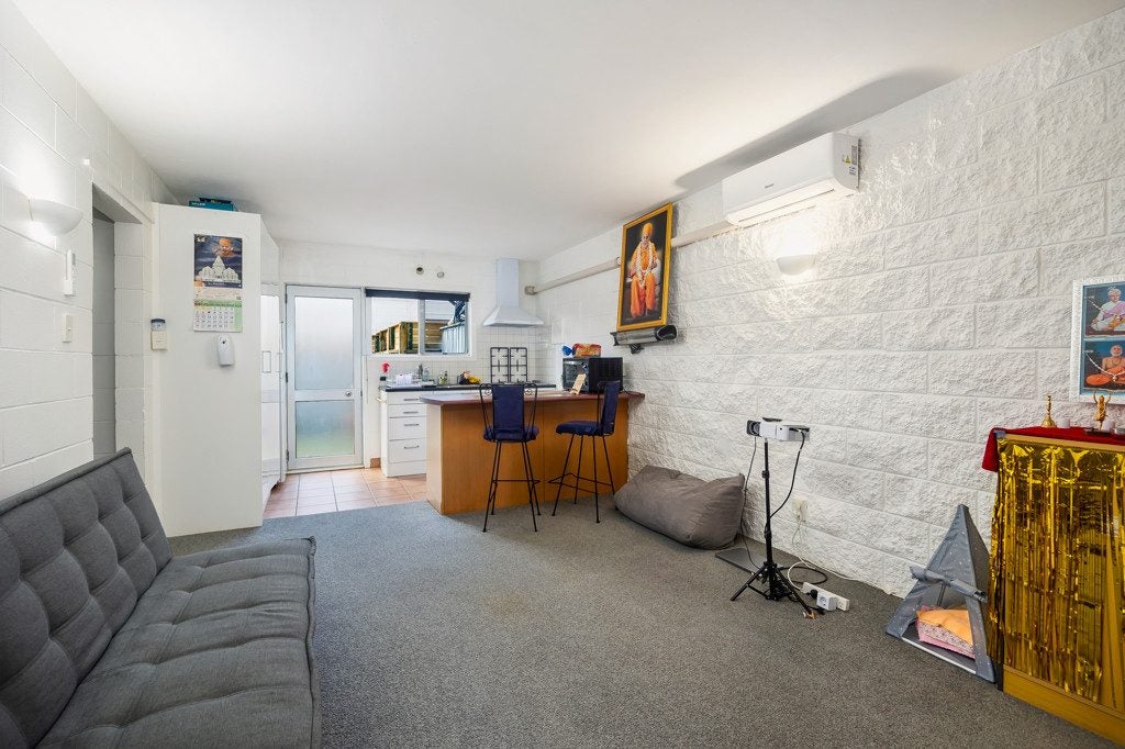 1/43 Woodward Road, Mount Albert, Auckland - Carousel 2