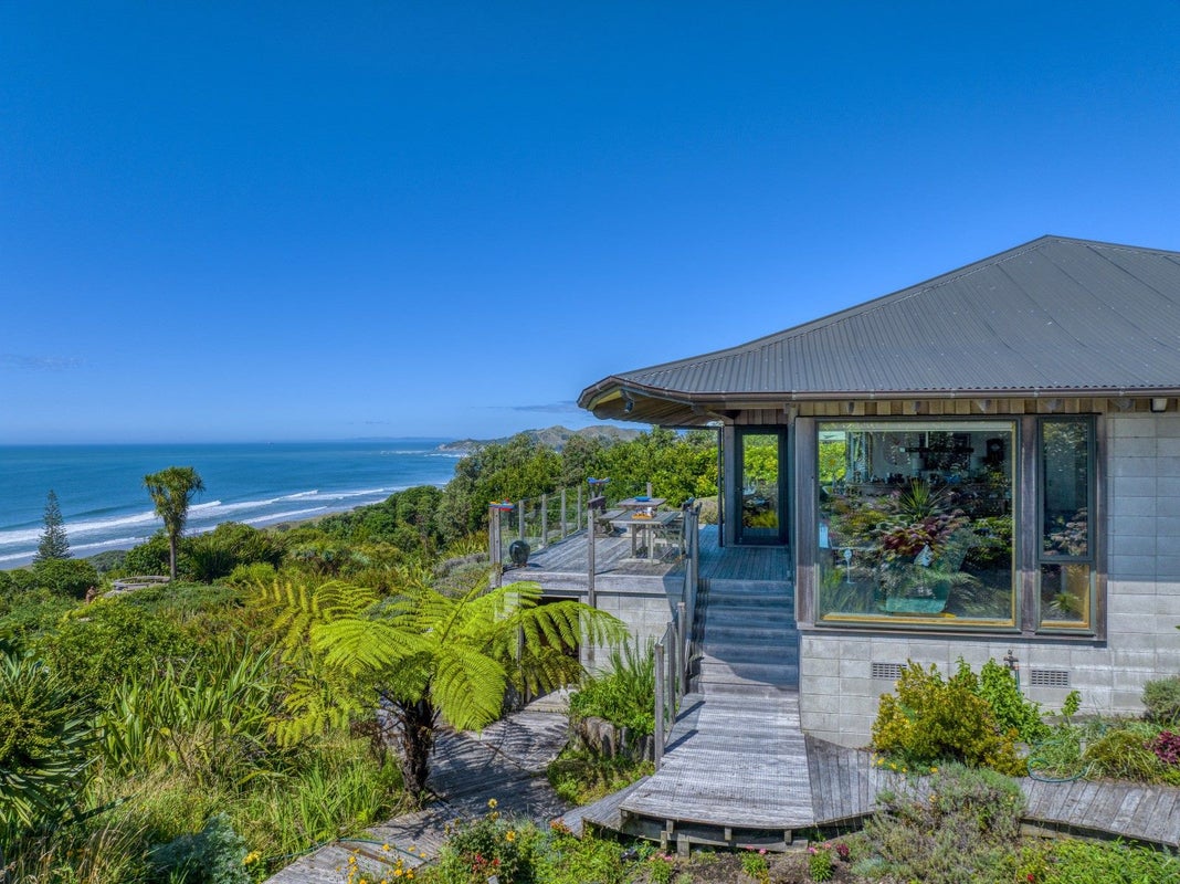 45 Winifred Street, Okitu, Gisborne - Carousel 1