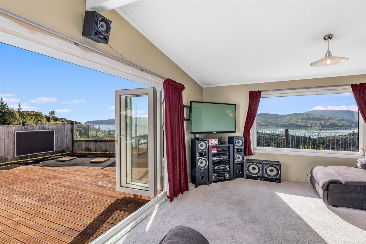 32 Sombrero View, Ascot Park, Porirua - Carousel 2