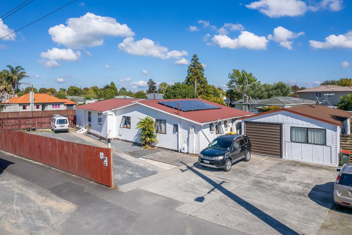 281 Dey Street, Hamilton East, Hamilton - Carousel 2