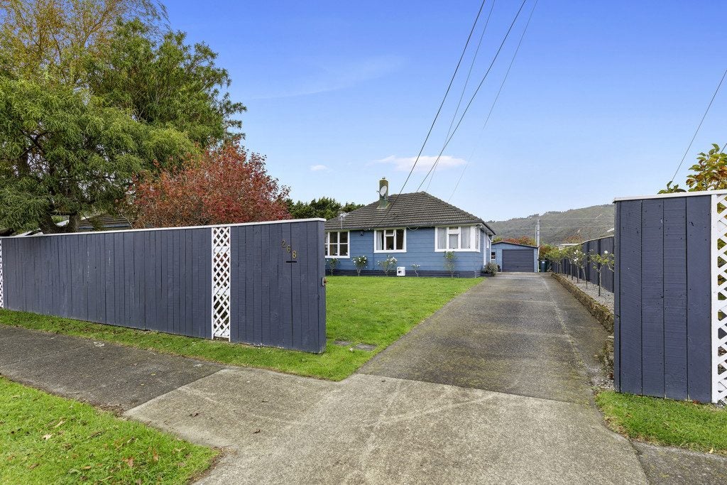 268 Oxford Terrace, Avalon, Lower Hutt - Carousel 1