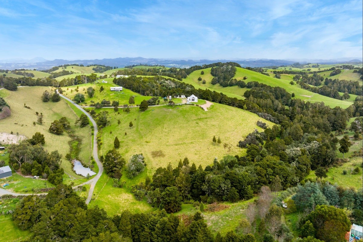169 Te Toiroa Road, Ngunguru, Whangarei - Carousel 1