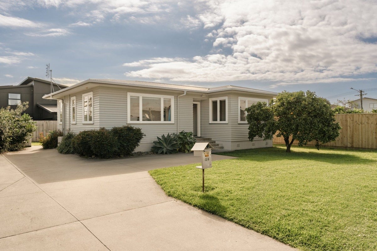 28 Rushton Avenue, Otumoetai, Tauranga - Carousel 2